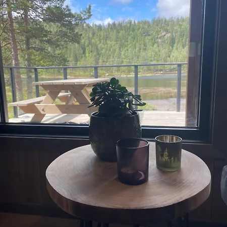 Peaceful Lakefront *