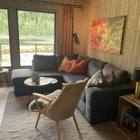 Peaceful Lakefront Casa vacanze Tjaldal