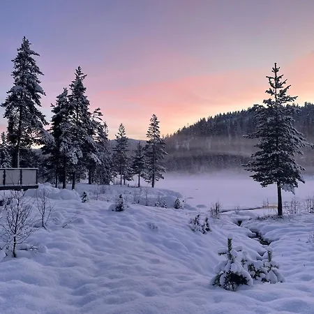Peaceful Lakefront * Tjaldal