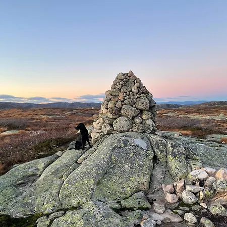 Peaceful Lakefront Casa vacanze Tjaldal