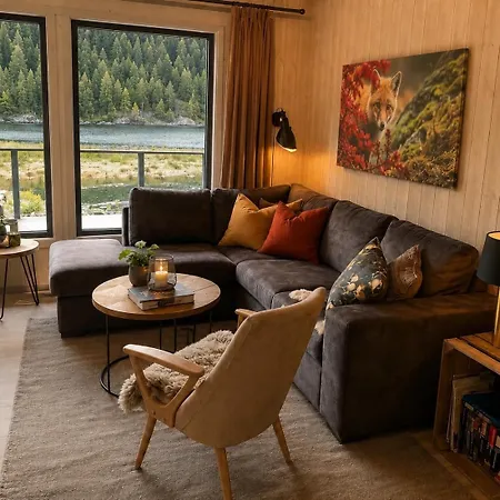 Peaceful Lakefront Tatil Evi Tjaldal